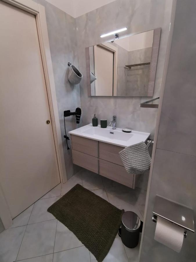 Comfort Apartment And Terrace Nel Cuore Di Bari Kültér fotó
